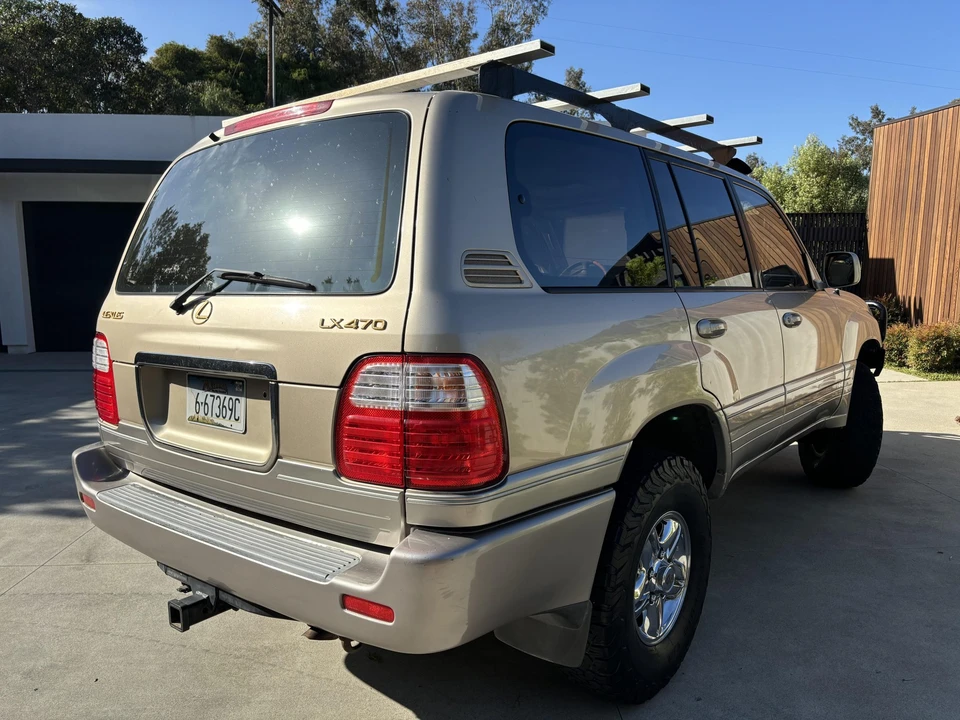 2000 Lexus LX 2nd Gen - Image 9 of 31
