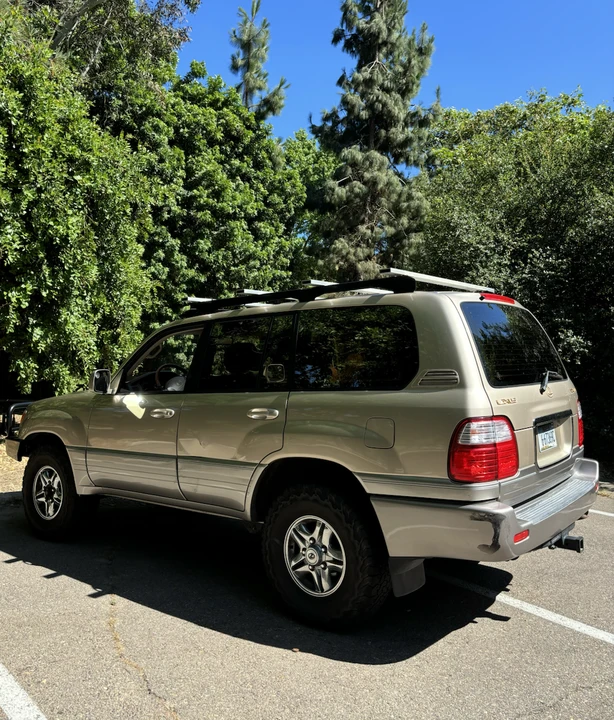 2000 Lexus LX 2nd Gen - Image 6 of 31