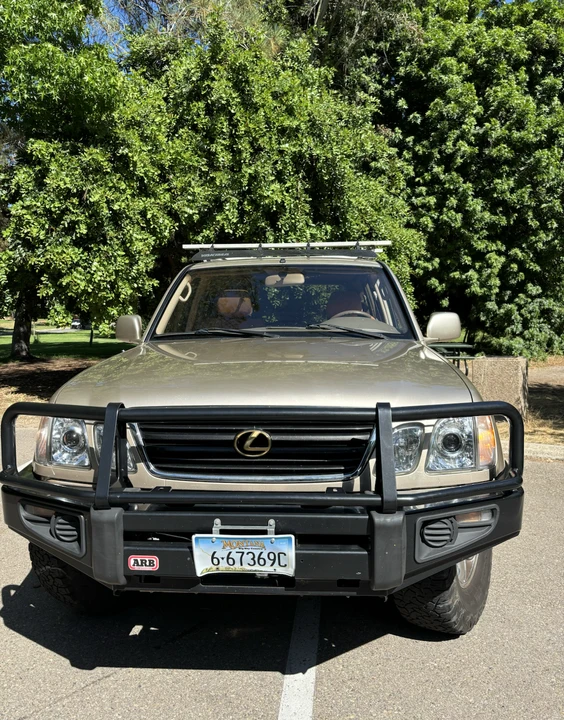 2000 Lexus LX 2nd Gen - Image 21 of 31