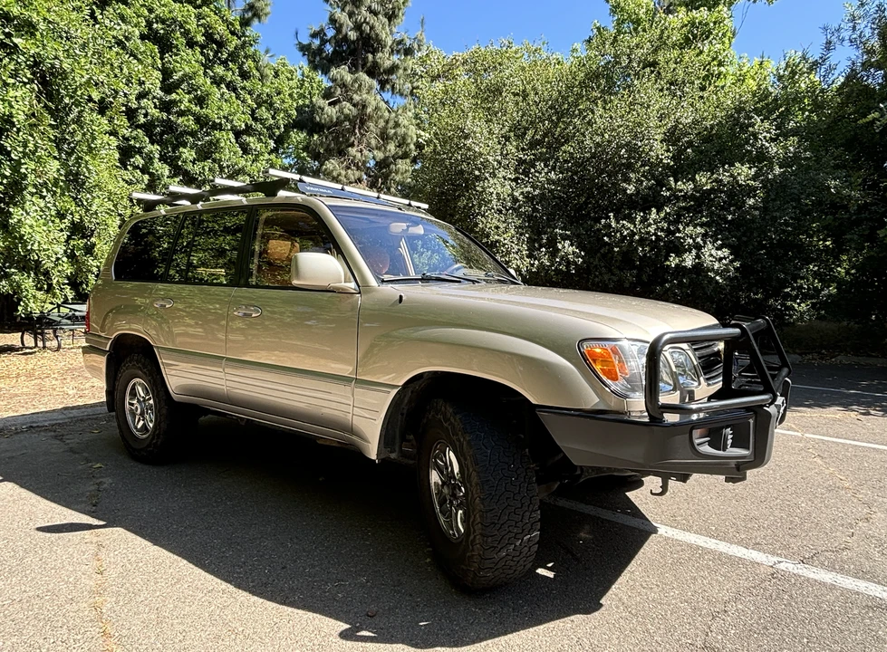 2000 Lexus LX 2nd Gen - Image 15 of 31