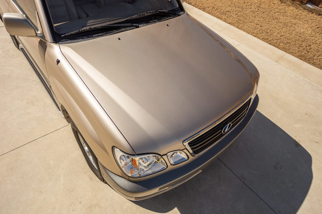 2000 Lexus LX 2nd Gen - Image 17 of 31
