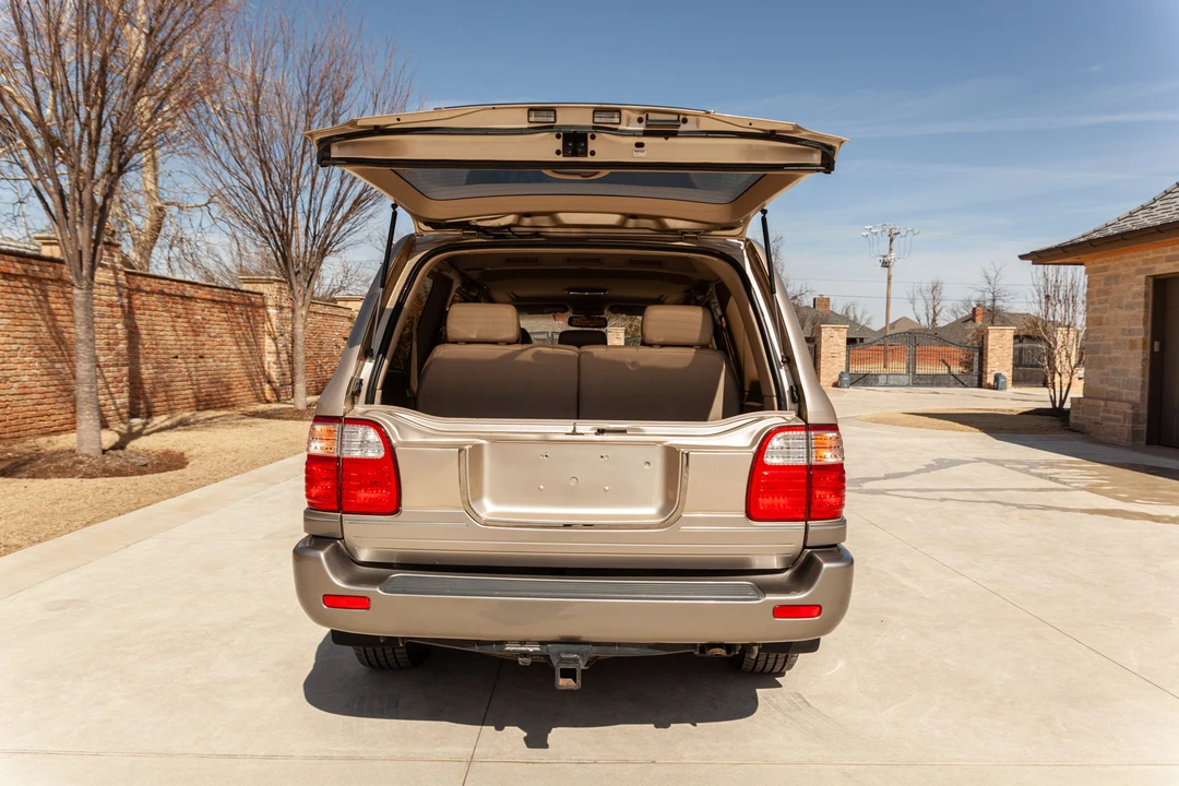 2000 Lexus LX 2nd Gen - Image 6 of 31
