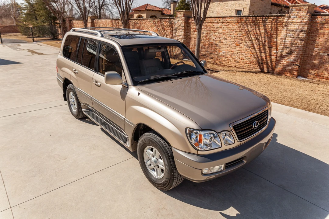 2000 Lexus LX 2nd Gen - Image 12 of 31
