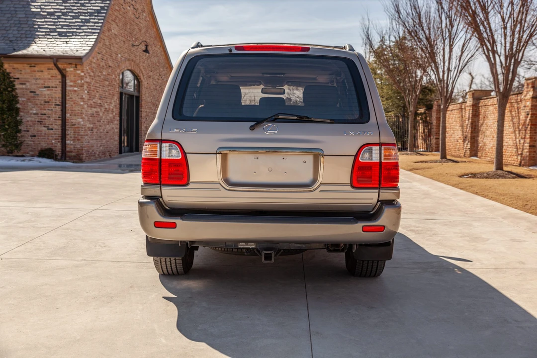 2000 Lexus LX 2nd Gen - Image 4 of 31