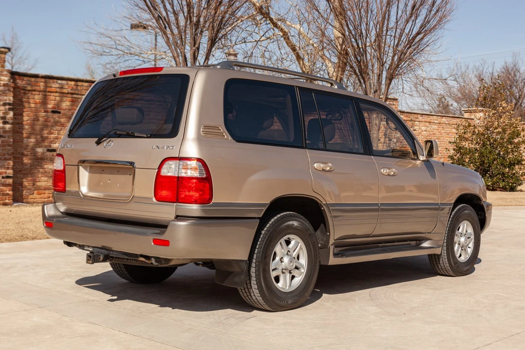 2000 Lexus LX 2nd Gen - Image 8 of 31