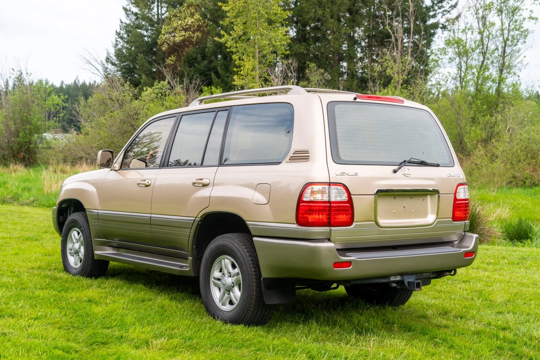 2000 Lexus LX 2nd Gen - Image 6 of 31