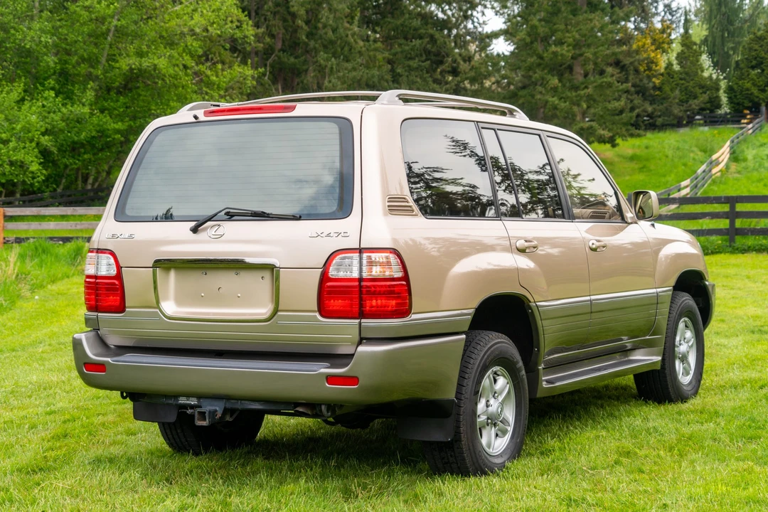 2000 Lexus LX 2nd Gen - Image 9 of 31
