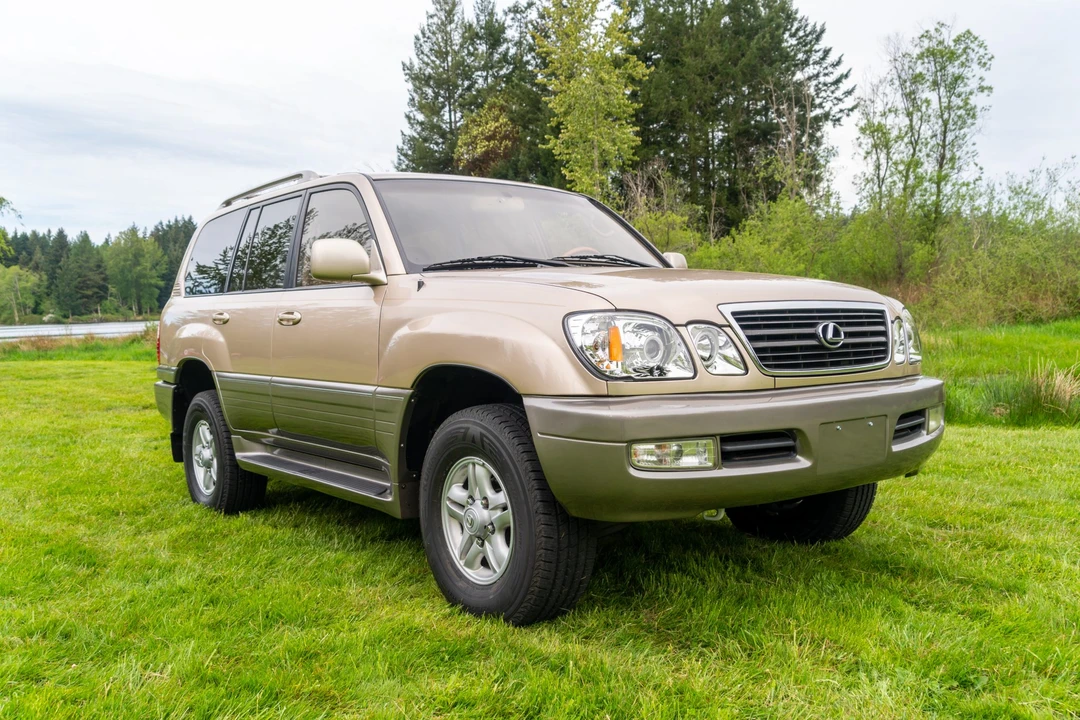 2000 Lexus LX 2nd Gen - Image 12 of 31