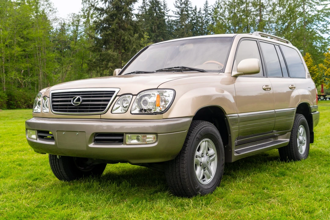 2000 Lexus LX 2nd Gen - Image 3 of 31