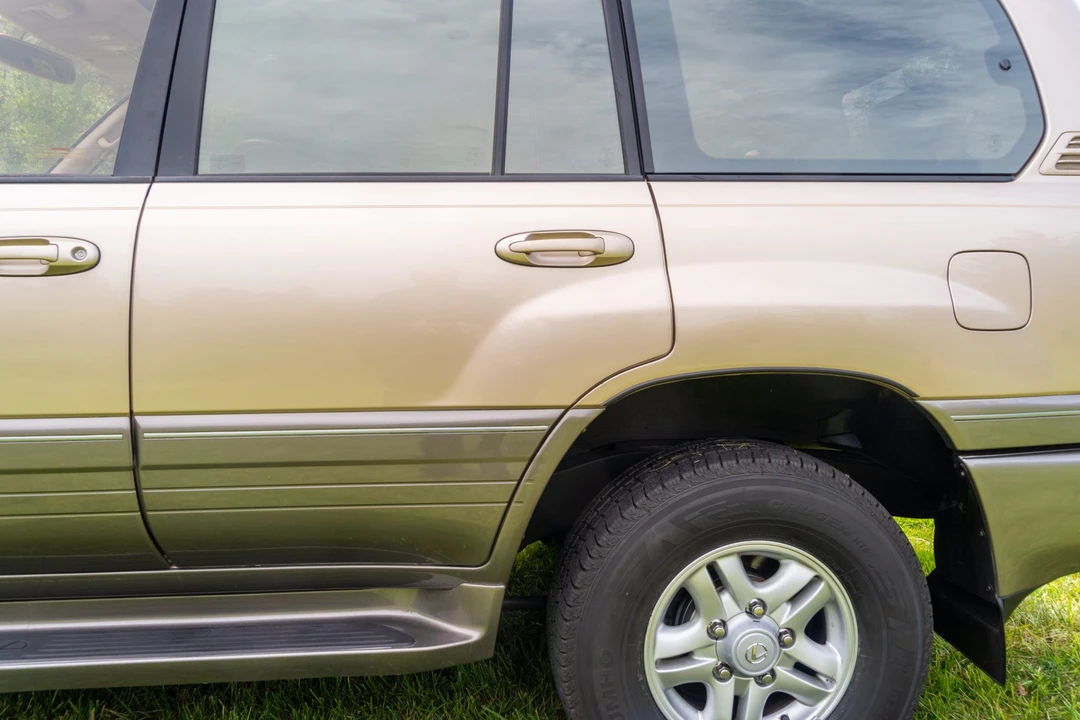 2000 Lexus LX 2nd Gen - Image 31 of 31