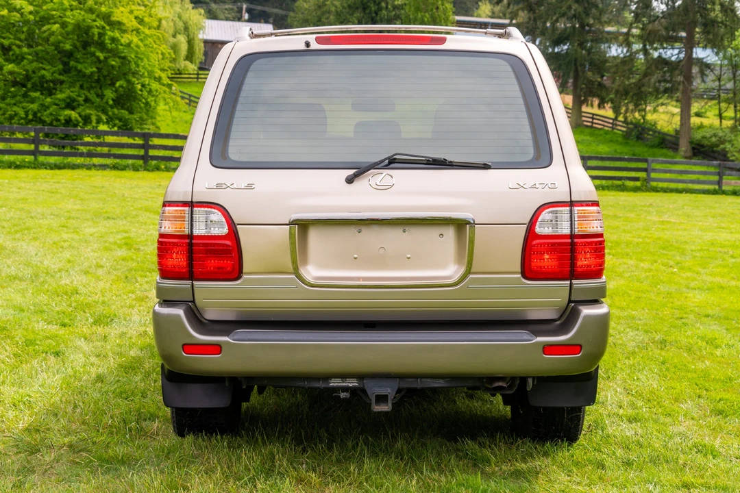 2000 Lexus LX 2nd Gen - Image 8 of 31