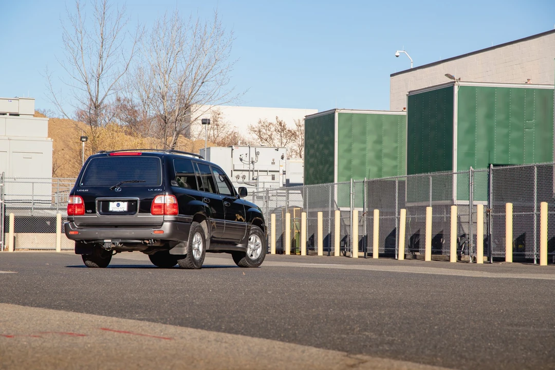 2000 Lexus LX 2nd Gen - Image 6 of 31