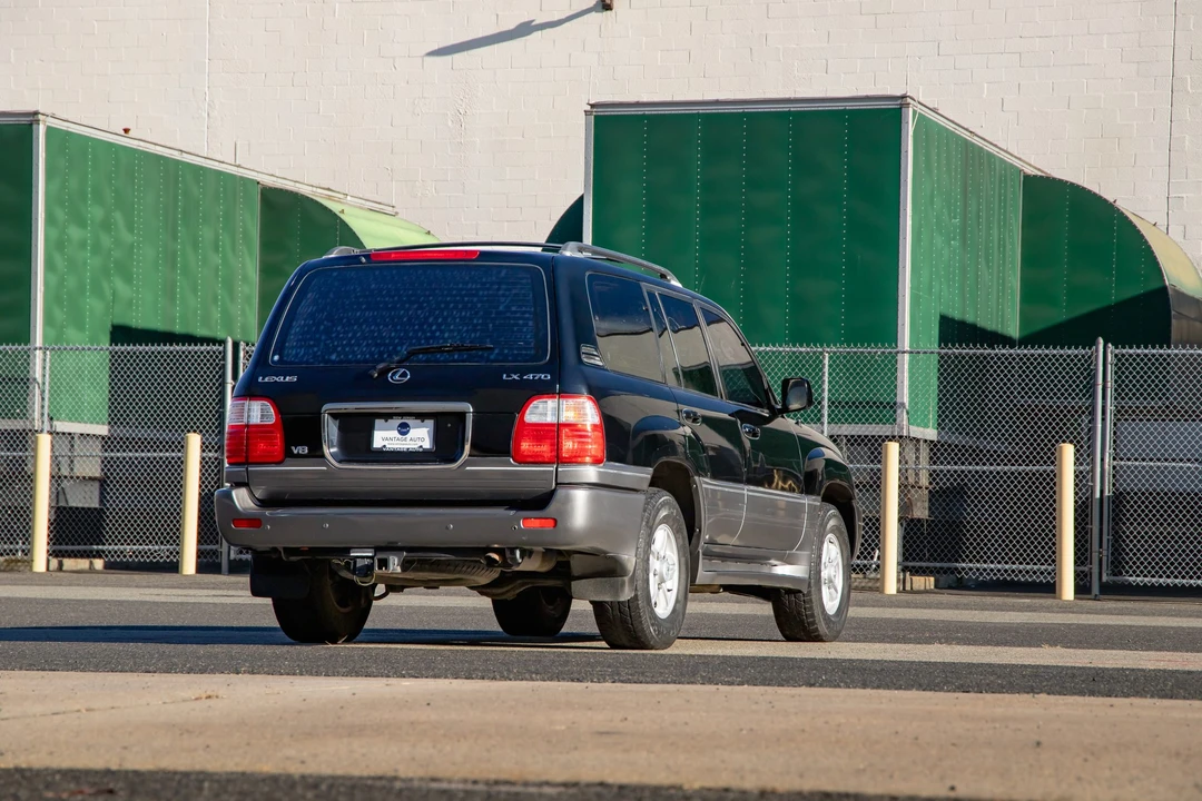 2000 Lexus LX 2nd Gen - Image 22 of 31
