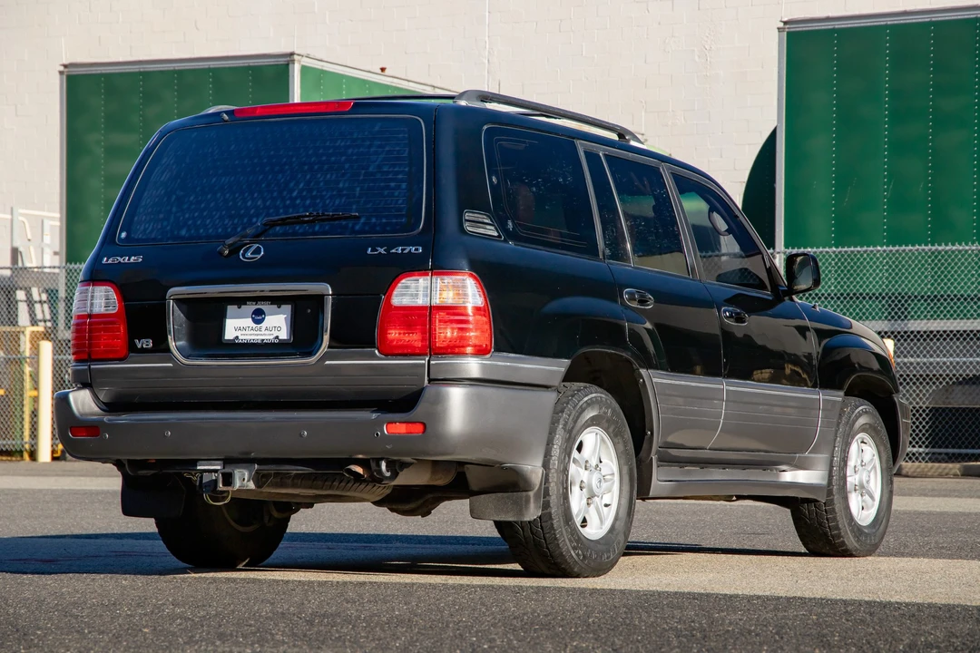 2000 Lexus LX 2nd Gen - Image 21 of 31