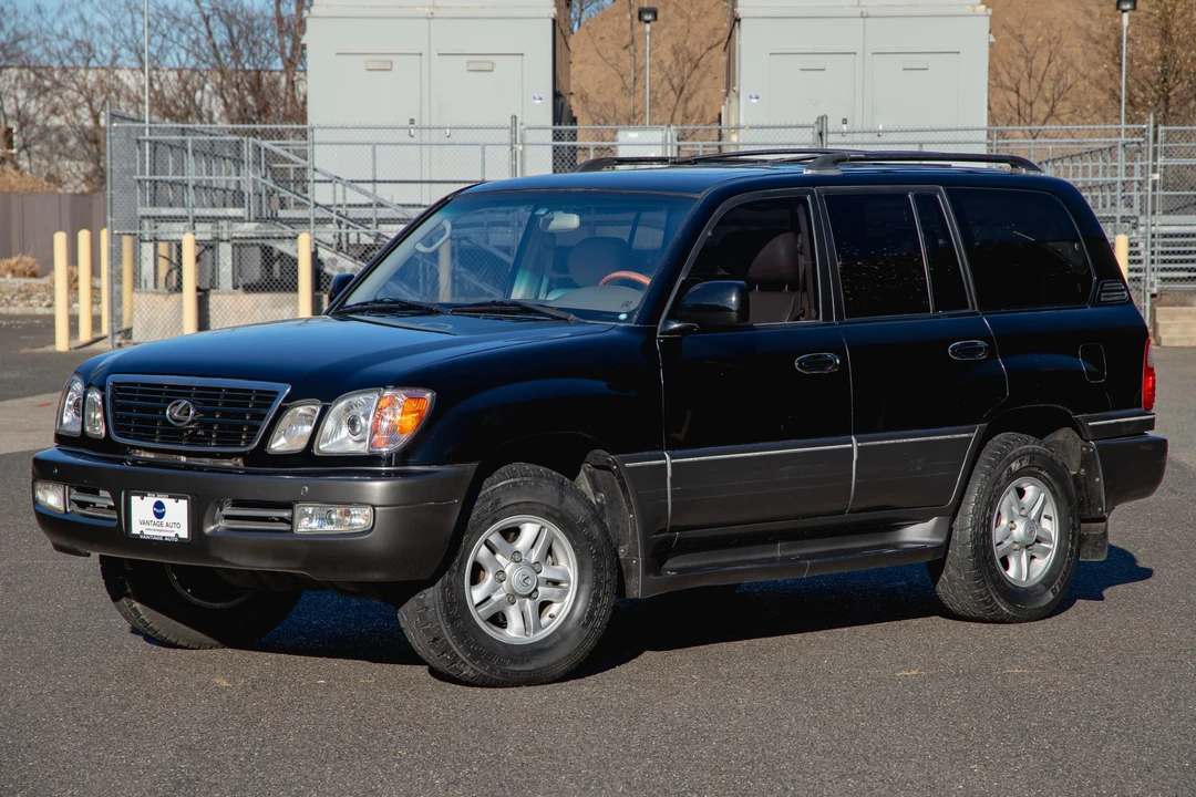 2000 Lexus LX 2nd Gen - Image 12 of 31
