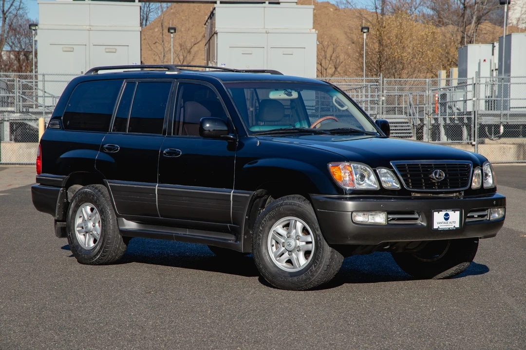 2000 Lexus LX 2nd Gen - Image 29 of 31