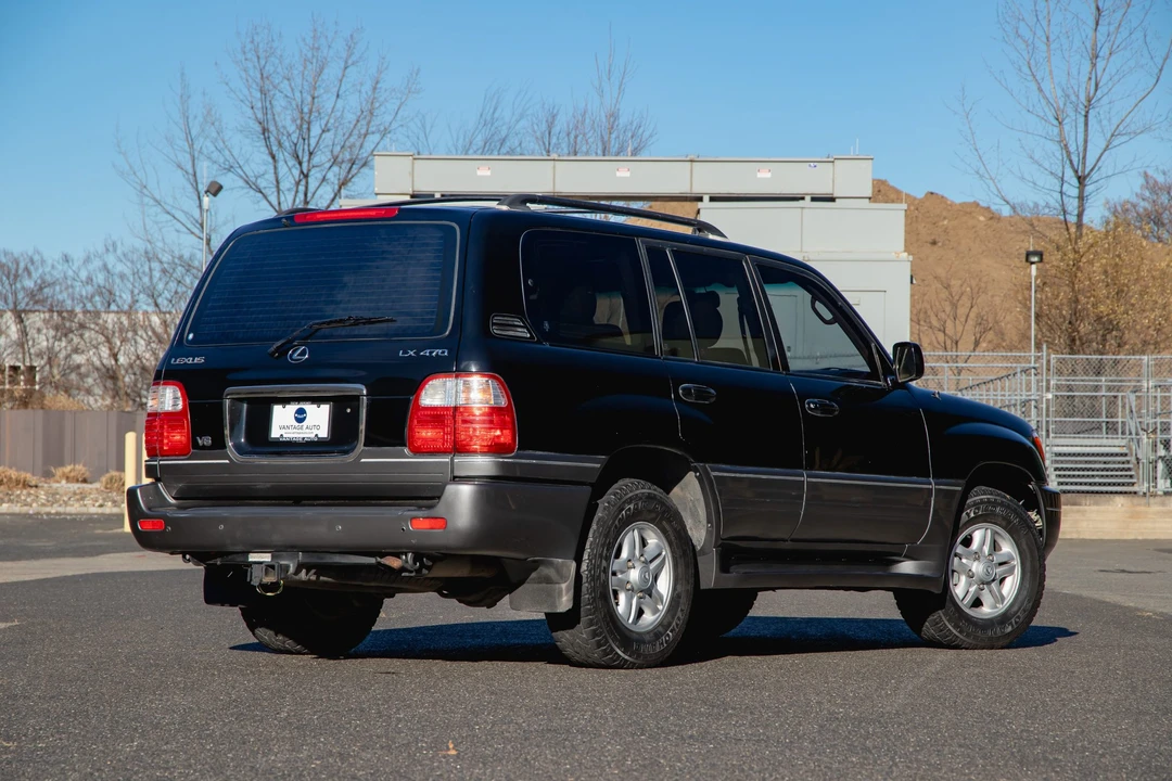 2000 Lexus LX 2nd Gen - Image 23 of 31