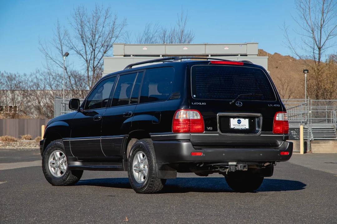 2000 Lexus LX 2nd Gen - Image 17 of 31