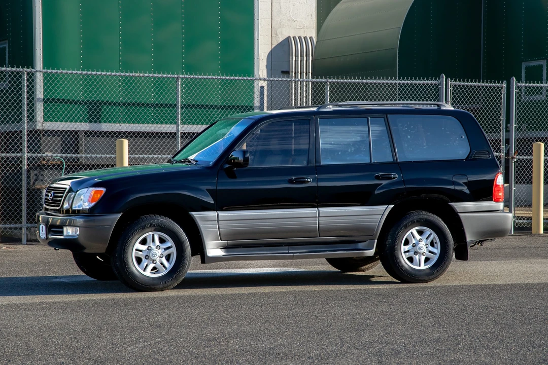 2000 Lexus LX 2nd Gen - Image 14 of 31