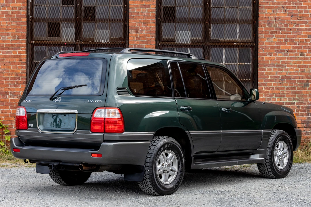 2000 Lexus LX 2nd Gen - Image 8 of 31