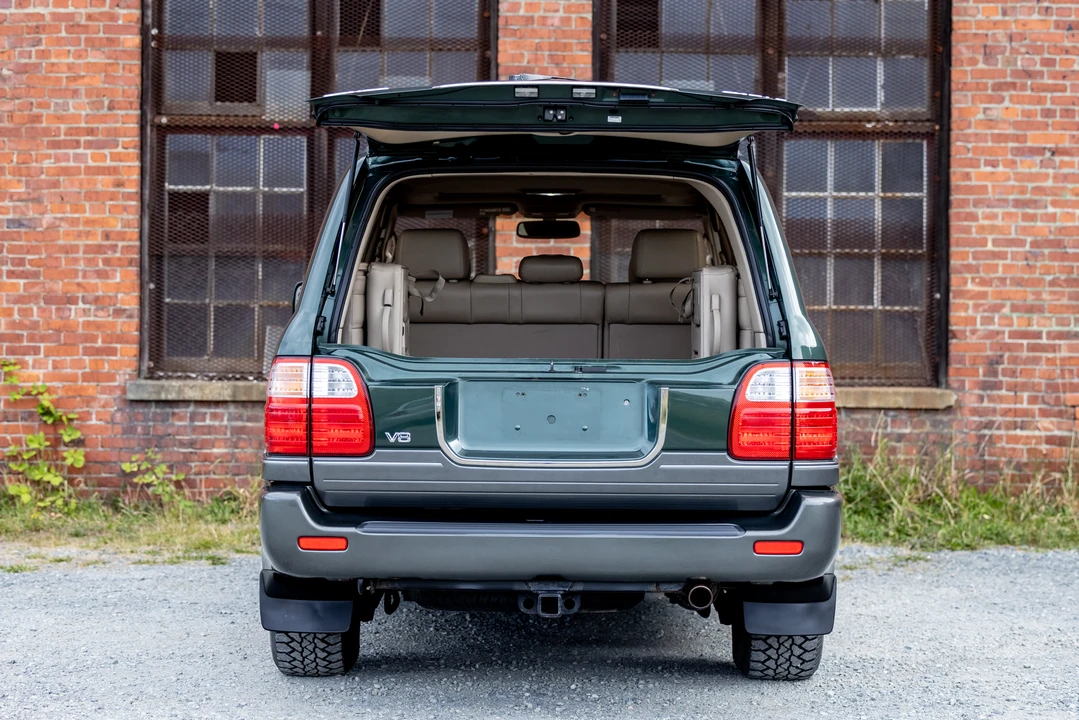 2000 Lexus LX 2nd Gen - Image 6 of 31