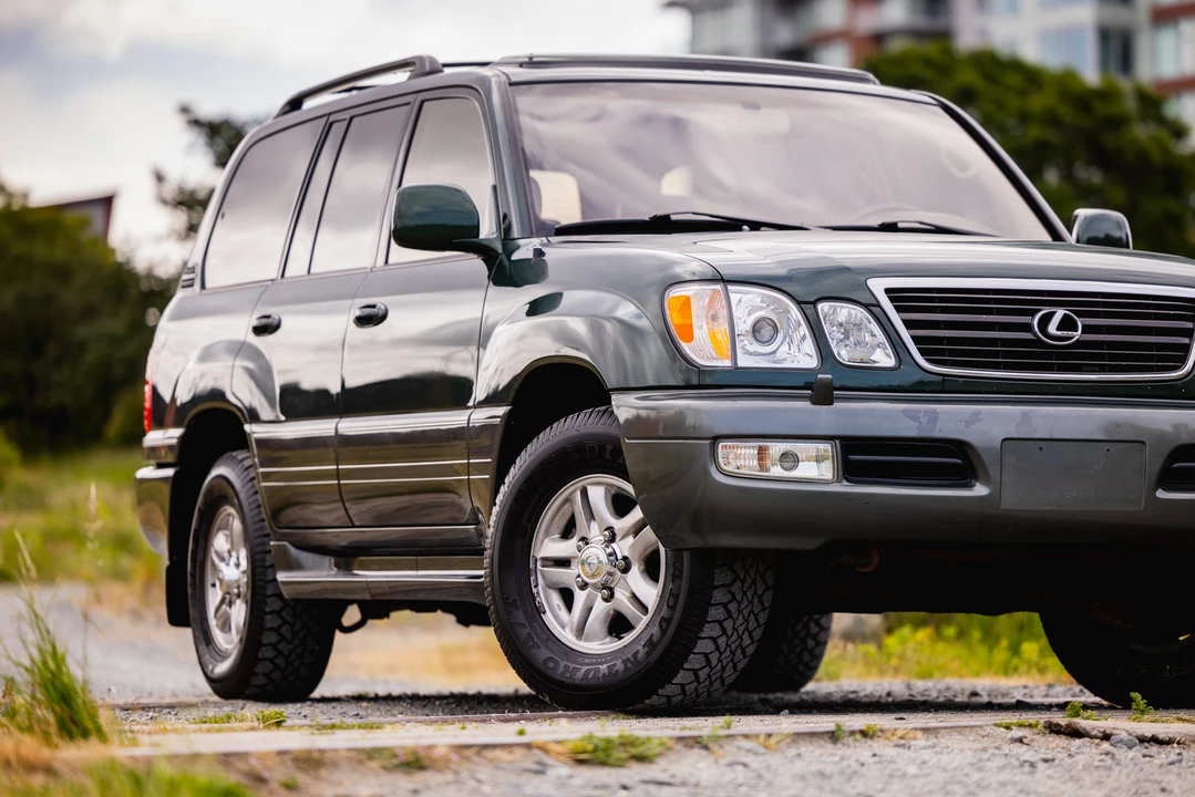 2000 Lexus LX 2nd Gen - Image 20 of 31