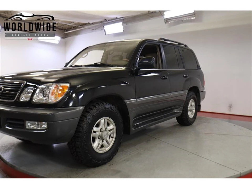 2000 Lexus LX 2nd Gen - Image 13 of 31