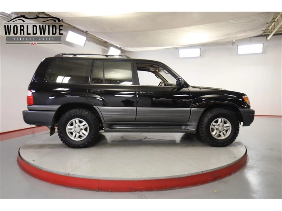 2000 Lexus LX 2nd Gen - Image 4 of 31