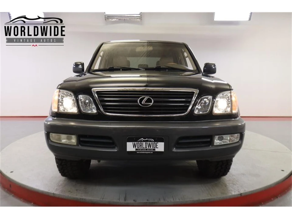 2000 Lexus LX 2nd Gen - Image 16 of 31