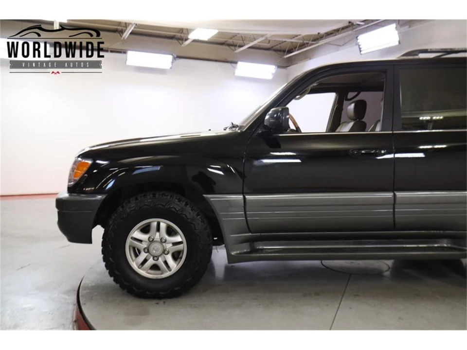 2000 Lexus LX 2nd Gen - Image 7 of 31