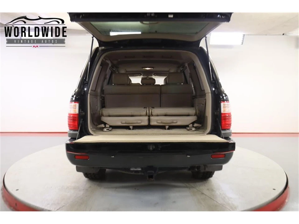 2000 Lexus LX 2nd Gen - Image 19 of 31