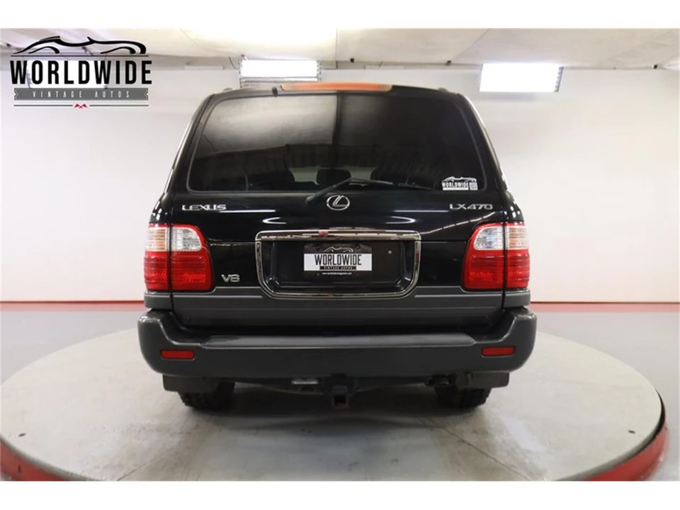 2000 Lexus LX 2nd Gen - Image 17 of 31