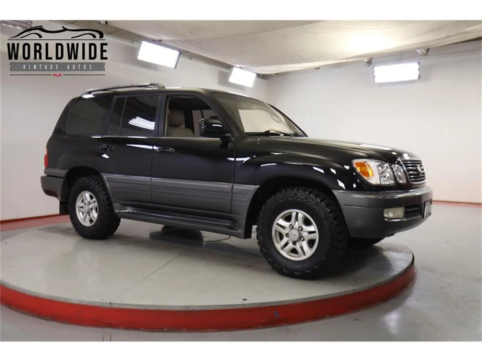 2000 Lexus LX 2nd Gen - Image 2 of 31