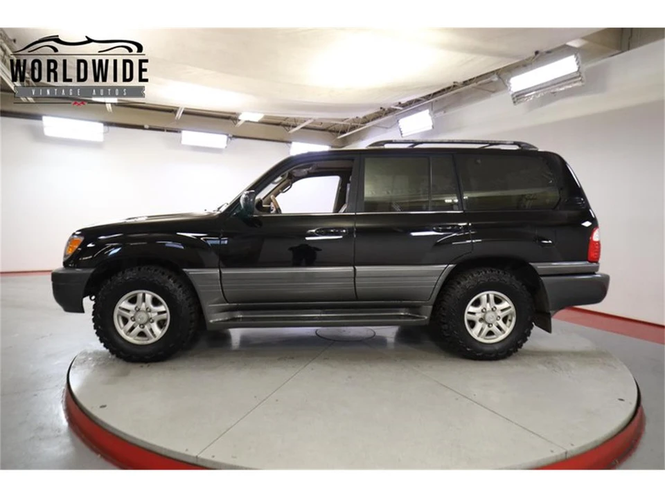 2000 Lexus LX 2nd Gen - Image 3 of 31