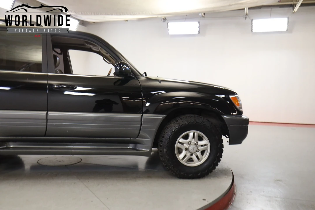 2000 Lexus LX 2nd Gen - Image 8 of 12