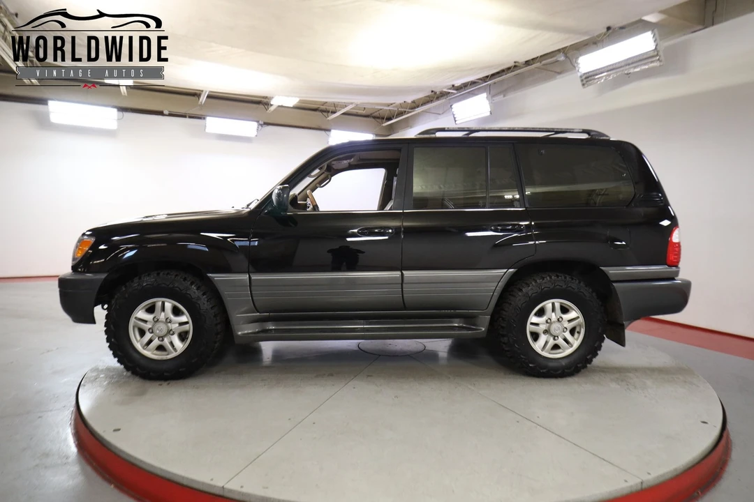 2000 Lexus LX 2nd Gen - Image 3 of 12