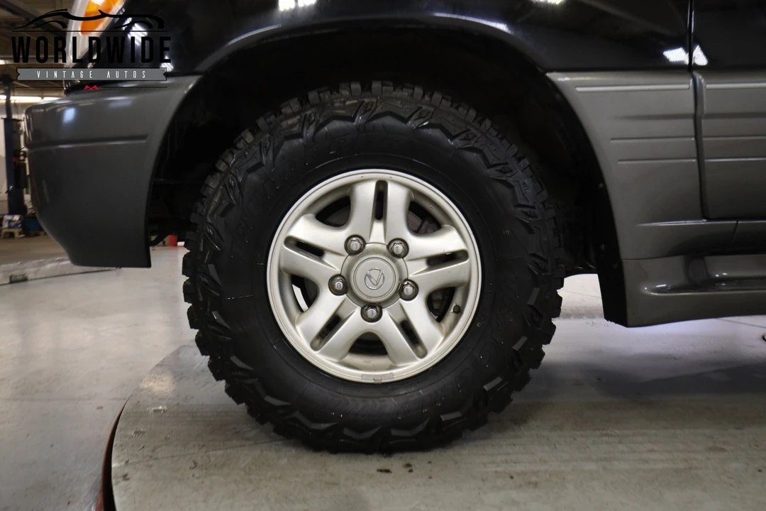 2000 Lexus LX 2nd Gen - Image 12 of 12