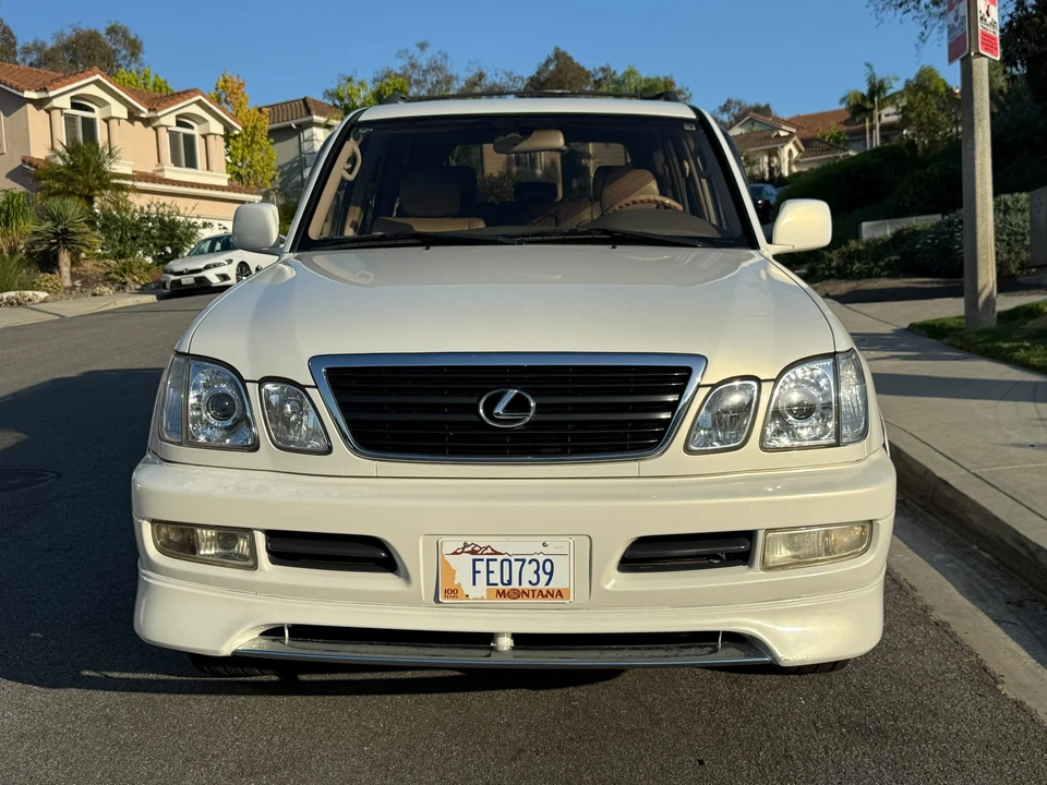 2000 Lexus LX 2nd Gen - Image 15 of 31