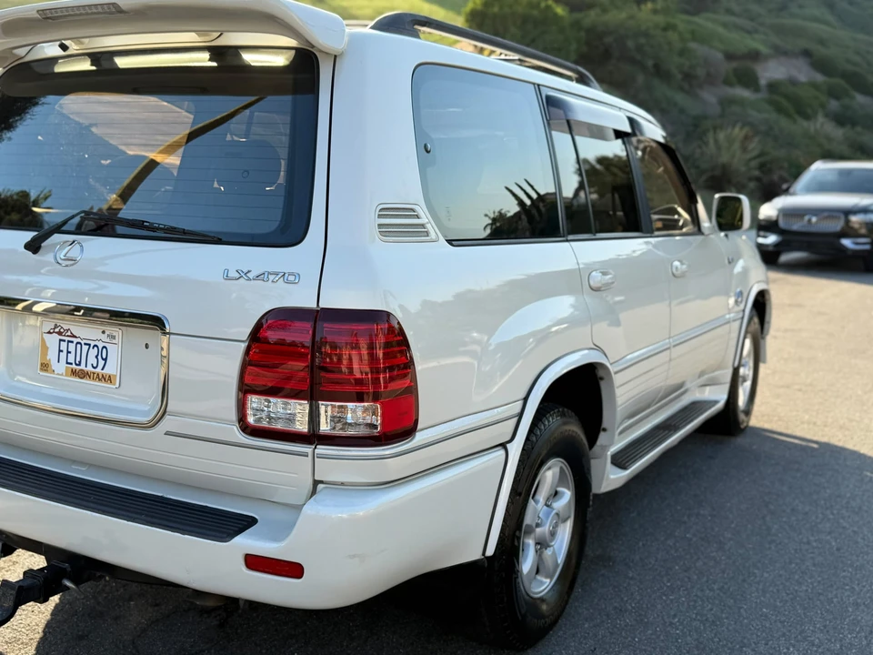 2000 Lexus LX 2nd Gen - Image 18 of 31