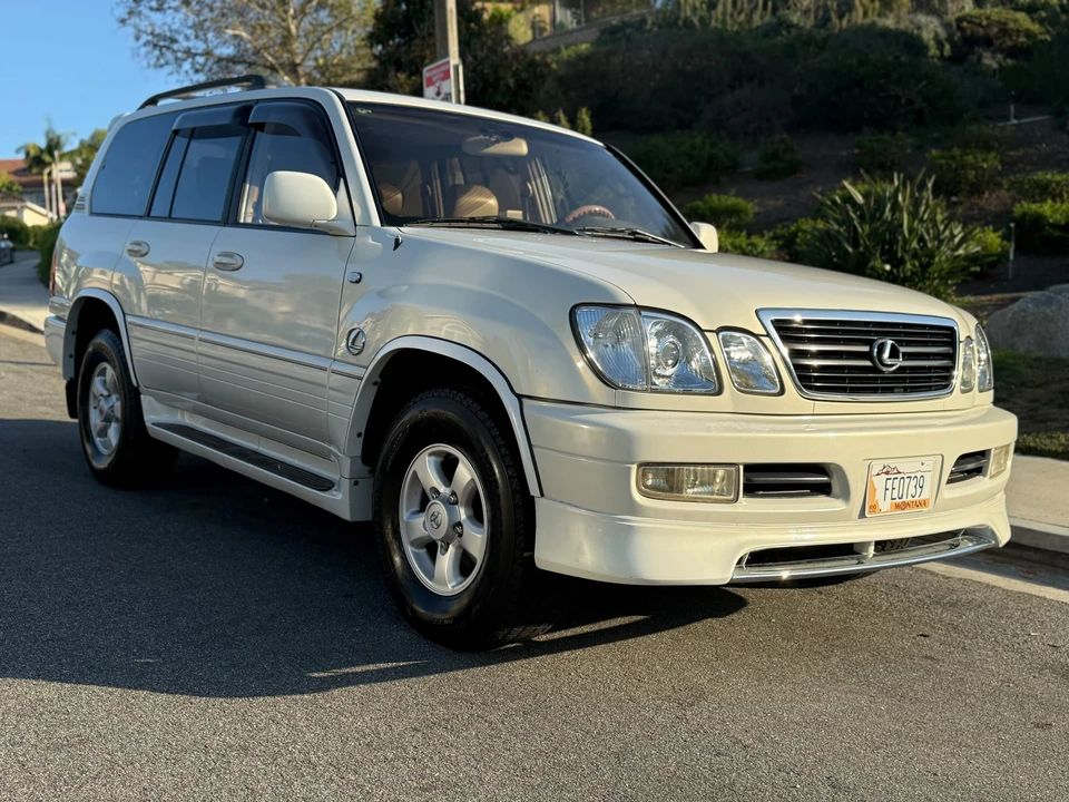 2000 Lexus LX 2nd Gen - Image 13 of 31