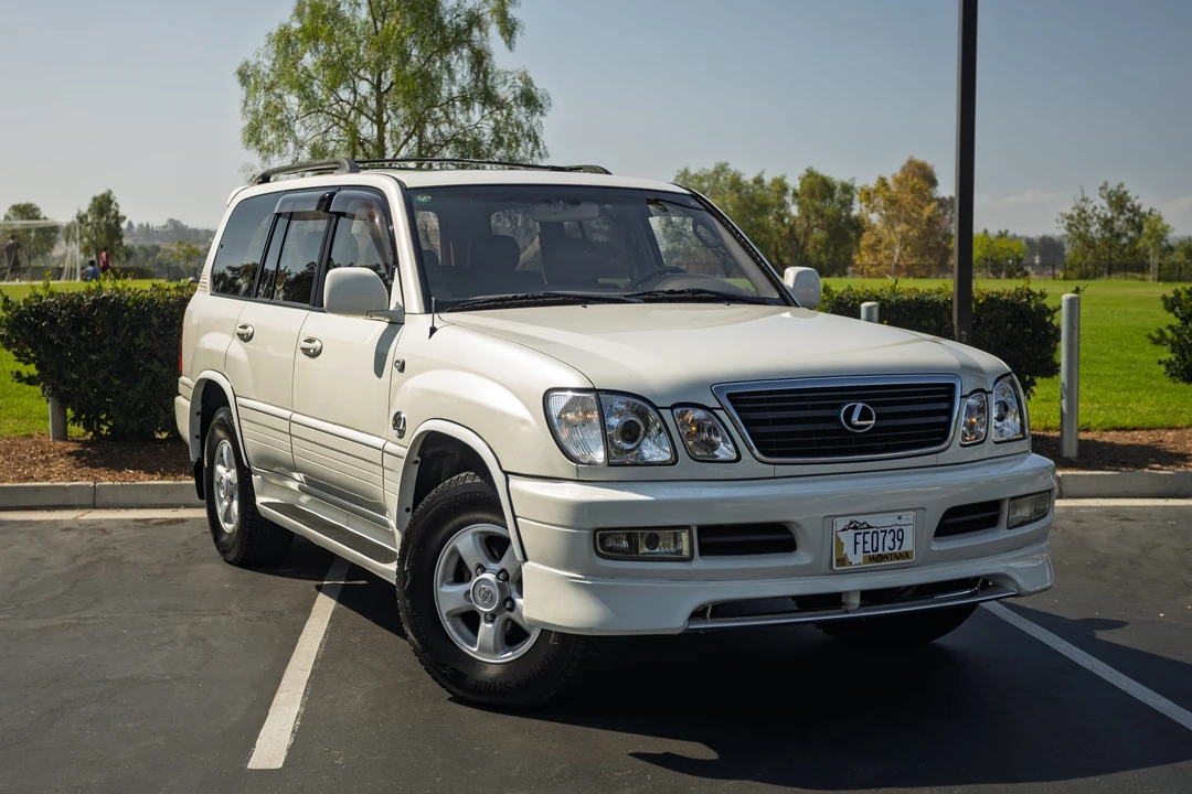 2000 Lexus LX 2nd Gen - Image 14 of 31