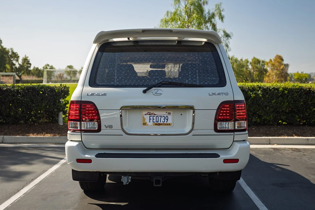 2000 Lexus LX 2nd Gen - Image 9 of 31