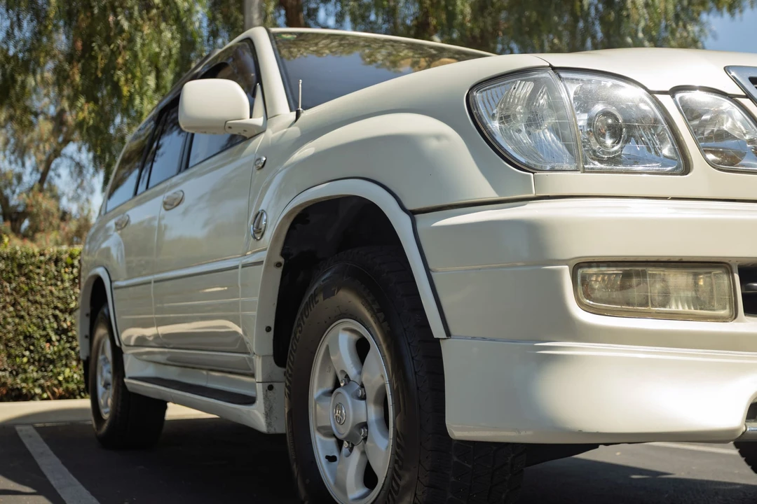 2000 Lexus LX 2nd Gen - Image 22 of 31