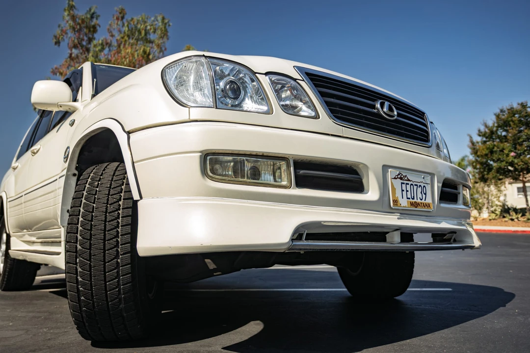 2000 Lexus LX 2nd Gen - Image 23 of 31