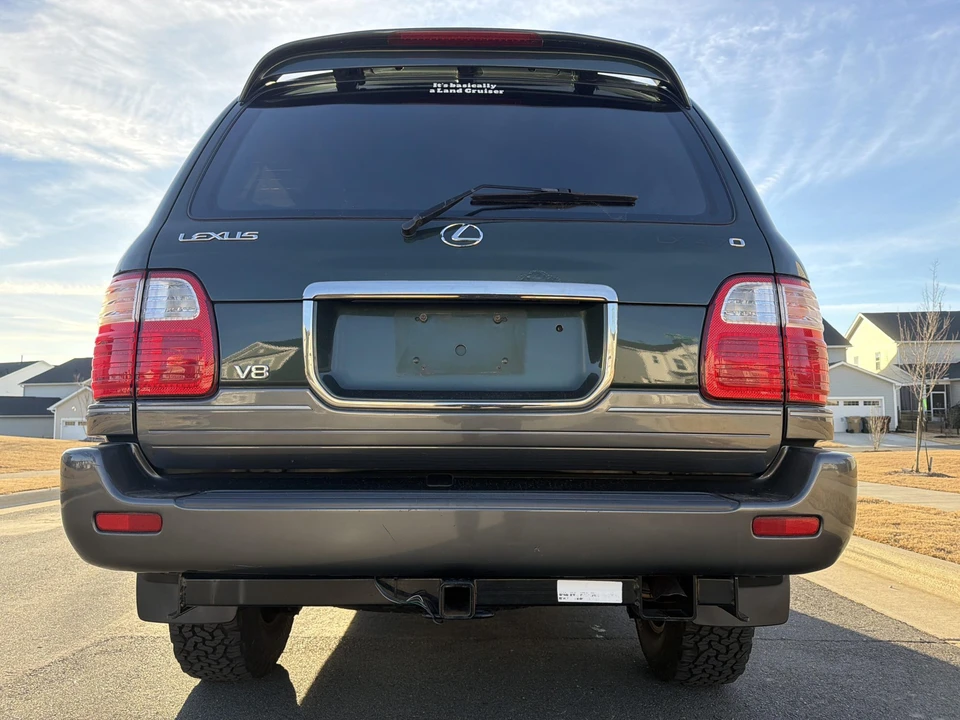 2000 Lexus LX 2nd Gen - Image 15 of 31