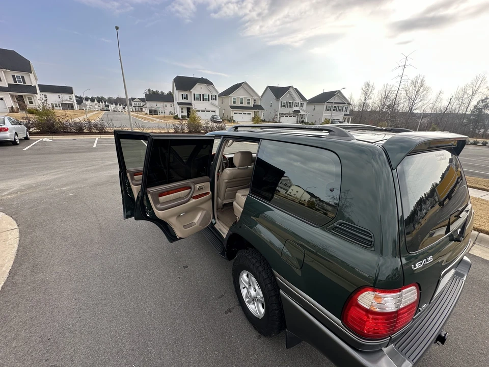 2000 Lexus LX 1st Gen - Image 22 of 31