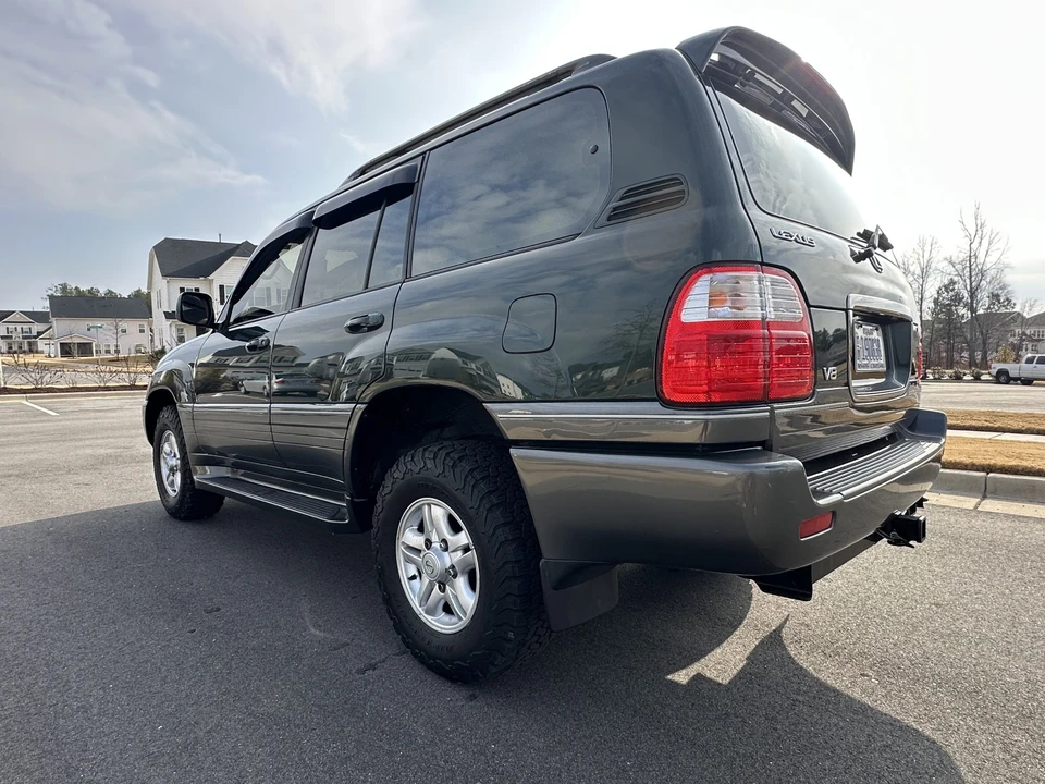 2000 Lexus LX 2nd Gen - Image 12 of 31