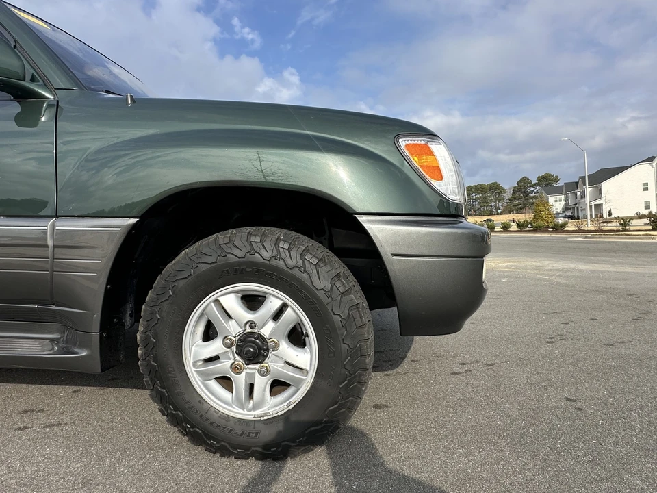 2000 Lexus LX 1st Gen - Image 28 of 31