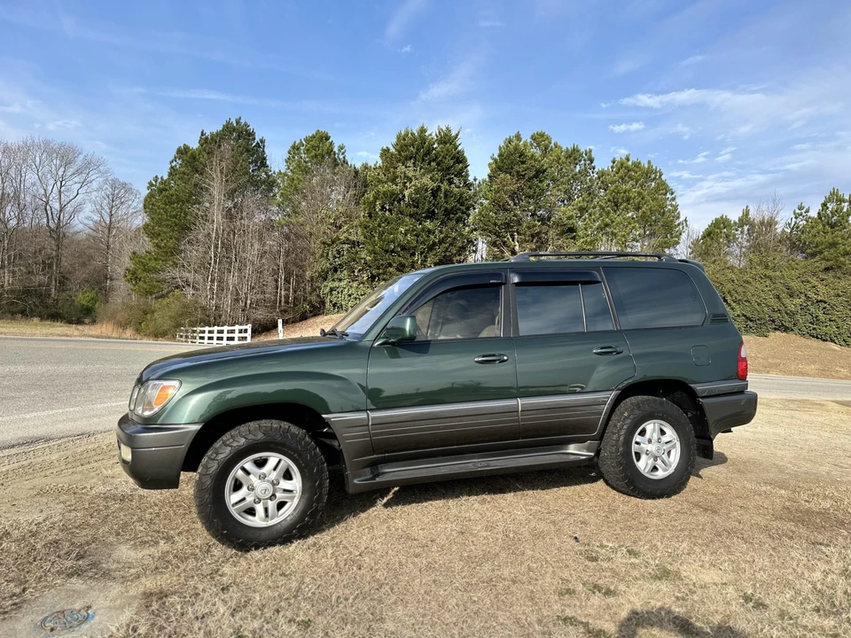 2000 Lexus LX 2nd Gen - Image 7 of 31