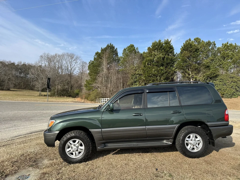 2000 Lexus LX 2nd Gen - Image 8 of 31